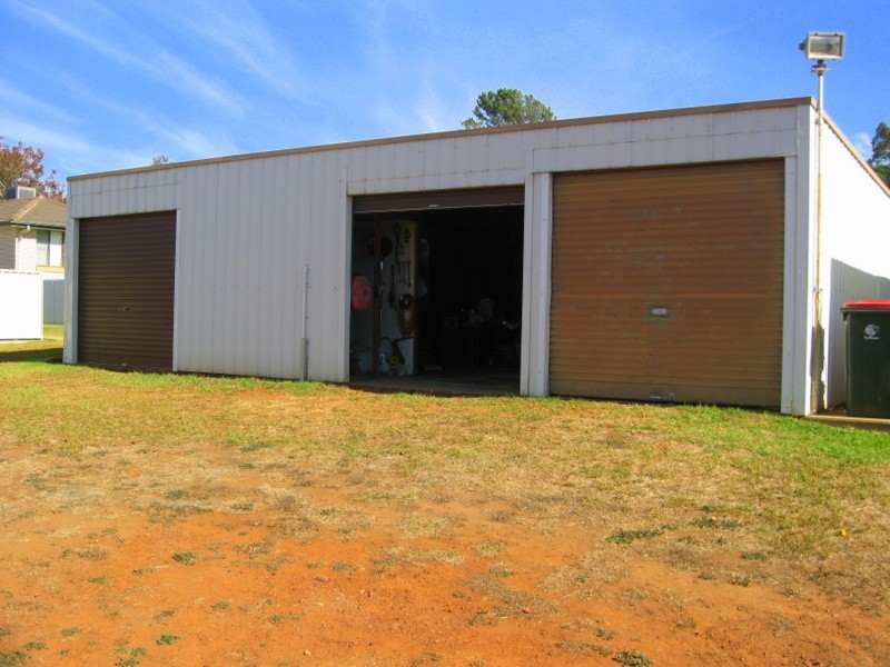 18 Barton Street, Parkes NSW 2870