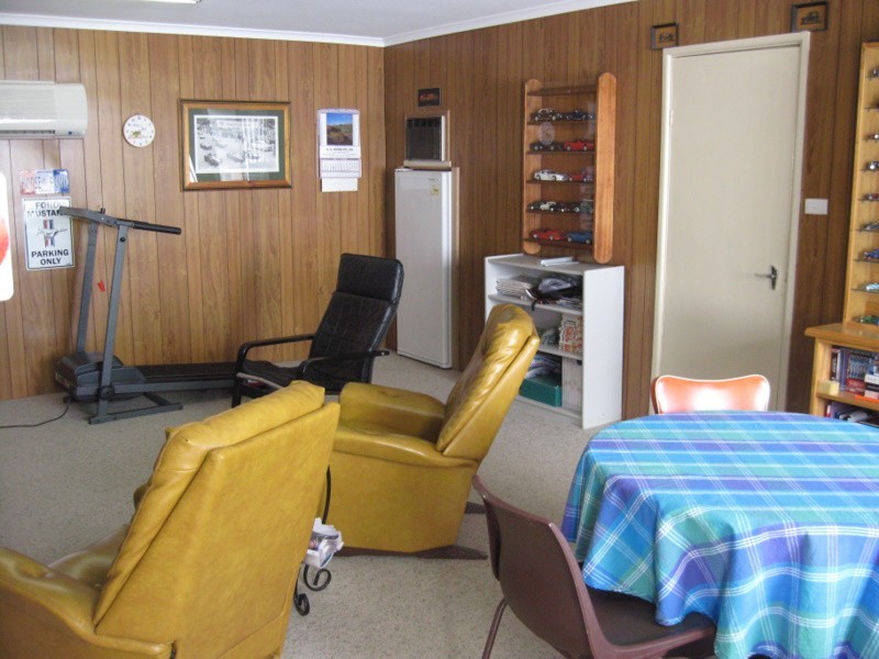 18 Barton Street, Parkes NSW 2870