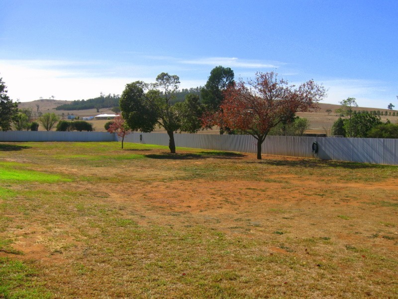 18 Barton Street, Parkes NSW 2870