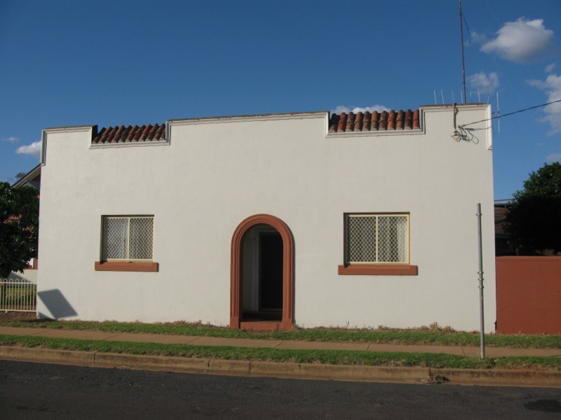 121 Caswell Street, Peak Hill NSW 2869