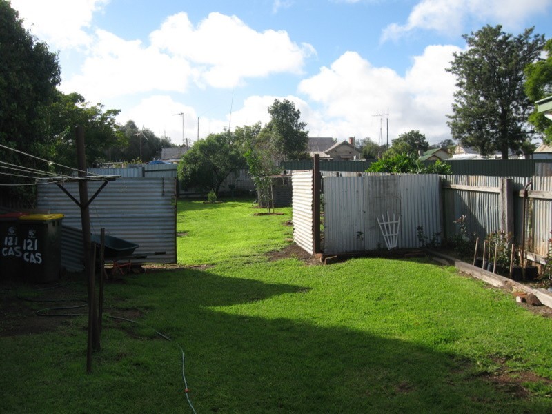 121 Caswell Street, Peak Hill NSW 2869