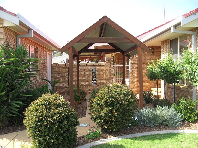 27 Paterson Street, Parkes NSW 2870