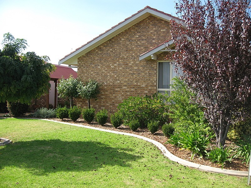 27 Paterson Street, Parkes NSW 2870