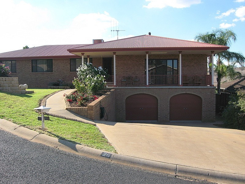 26 Panorama Crescent, Parkes NSW 2870