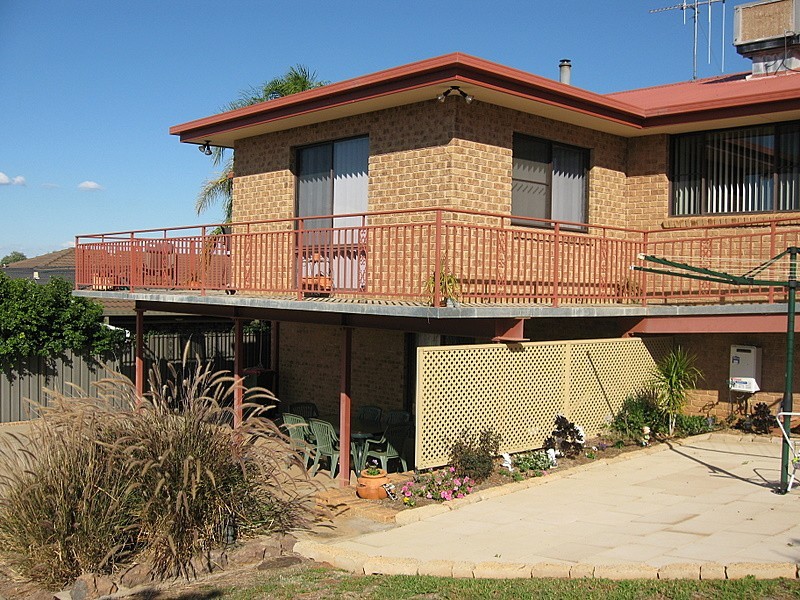 26 Panorama Crescent, Parkes NSW 2870