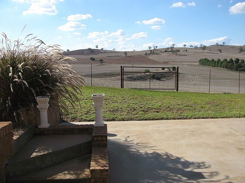 26 Panorama Crescent, Parkes NSW 2870