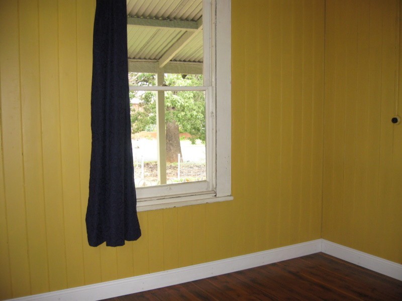 30 Bushman Street, Parkes NSW 2870