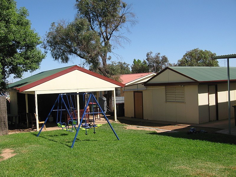 17 Callaghan Street, Parkes NSW 2870