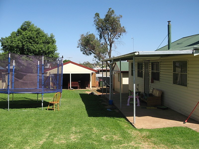 17 Callaghan Street, Parkes NSW 2870