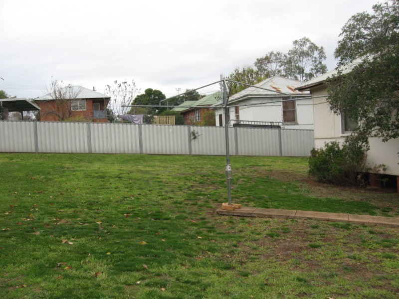 18 Gallop Avenue, Parkes NSW 2870