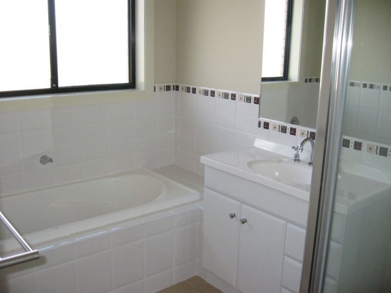 9 Blaxland Street, Parkes NSW 2870