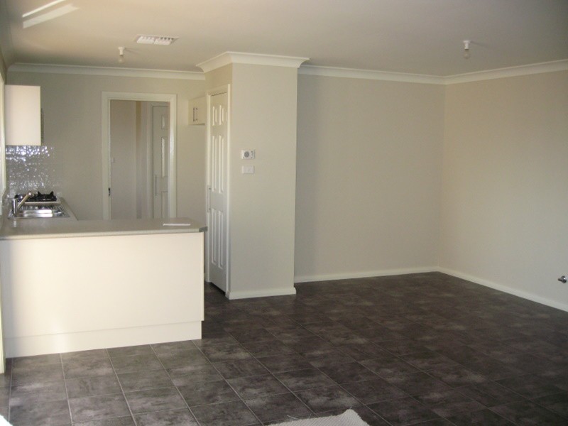 9 Blaxland Street, Parkes NSW 2870