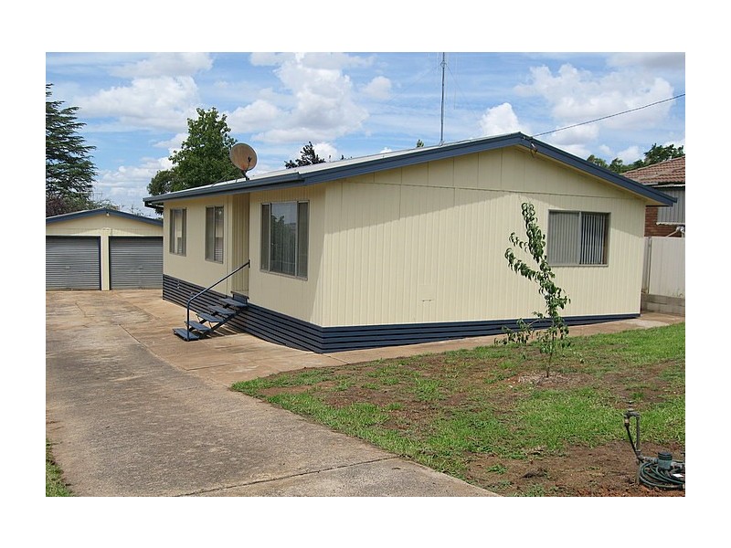 15 Kookaburra Street, Parkes NSW 2870