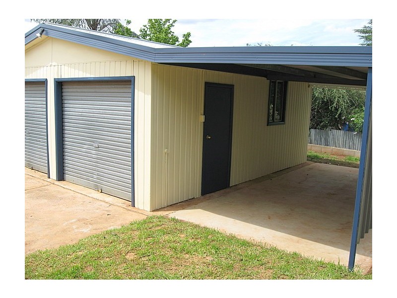 15 Kookaburra Street, Parkes NSW 2870