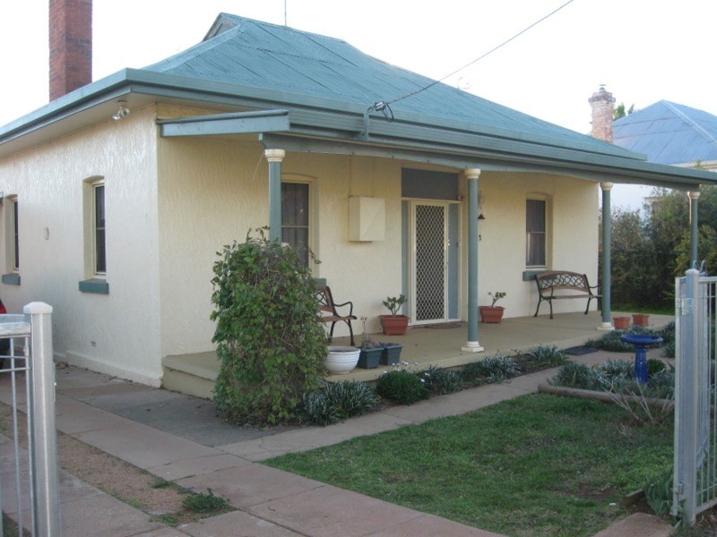 64 High Street, Parkes NSW 2870