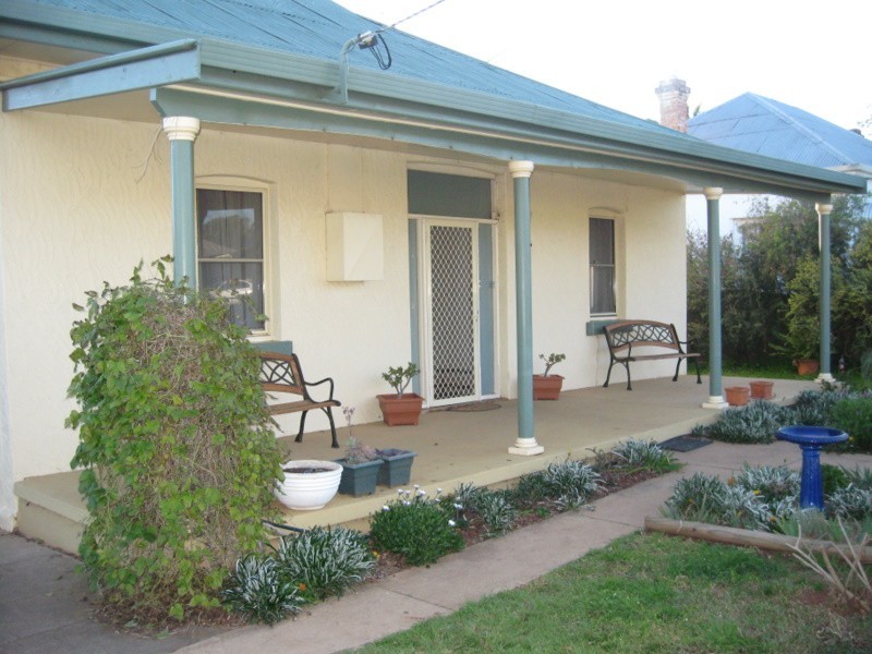 64 High Street, Parkes NSW 2870