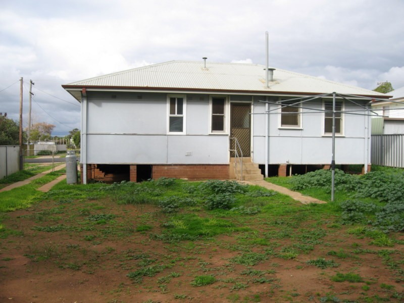 6 Fisher Street, Parkes NSW 2870
