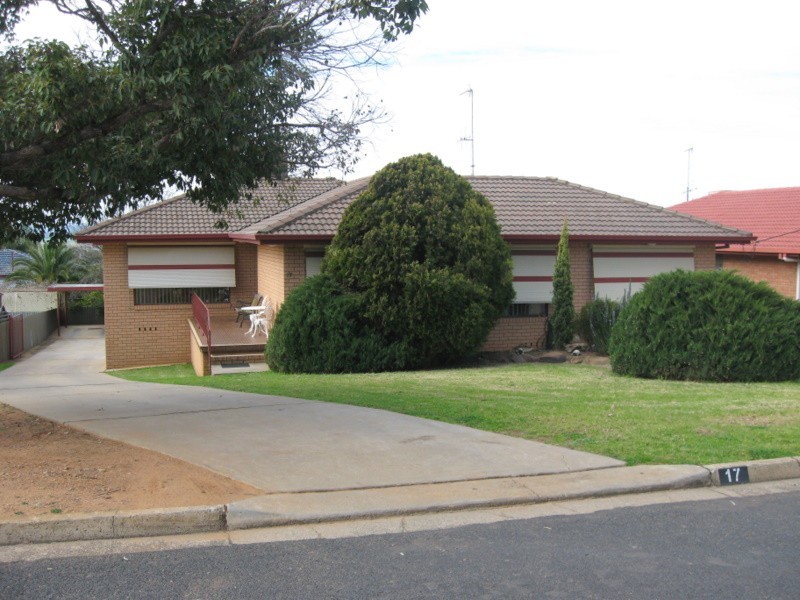 17 Lorking Street, Parkes NSW 2870
