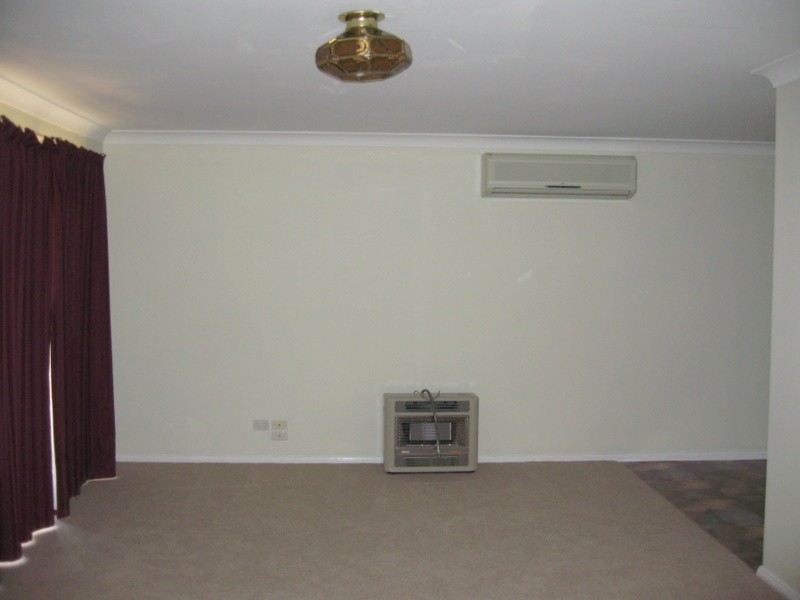 2 Carinya Street, Parkes NSW 2870