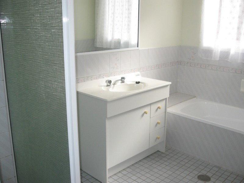 2 Carinya Street, Parkes NSW 2870