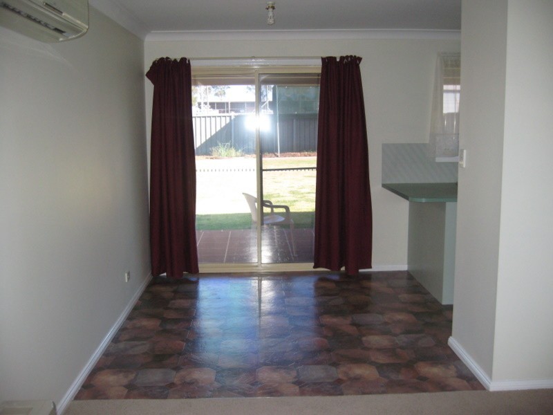 2 Carinya Street, Parkes NSW 2870