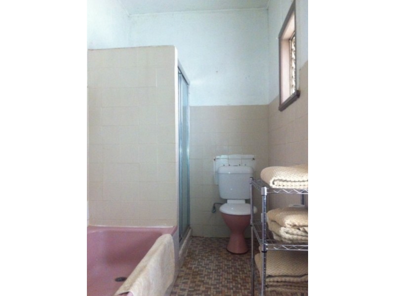 84 Caswell Street, Peak Hill NSW 2869