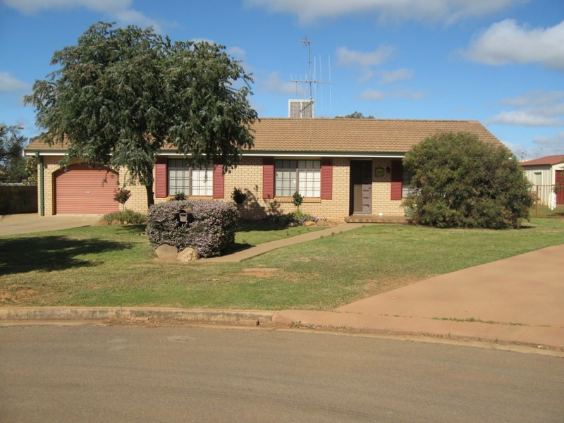 38 Middleton Street, Parkes NSW 2870