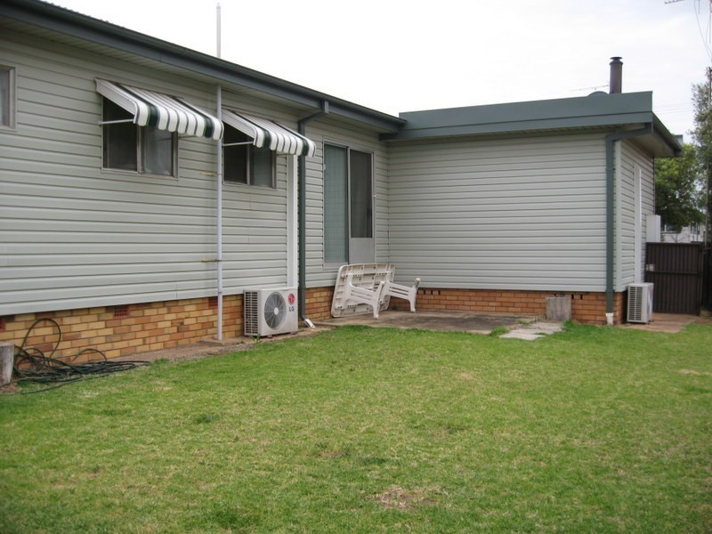 6 Medlyn Street, Parkes NSW 2870