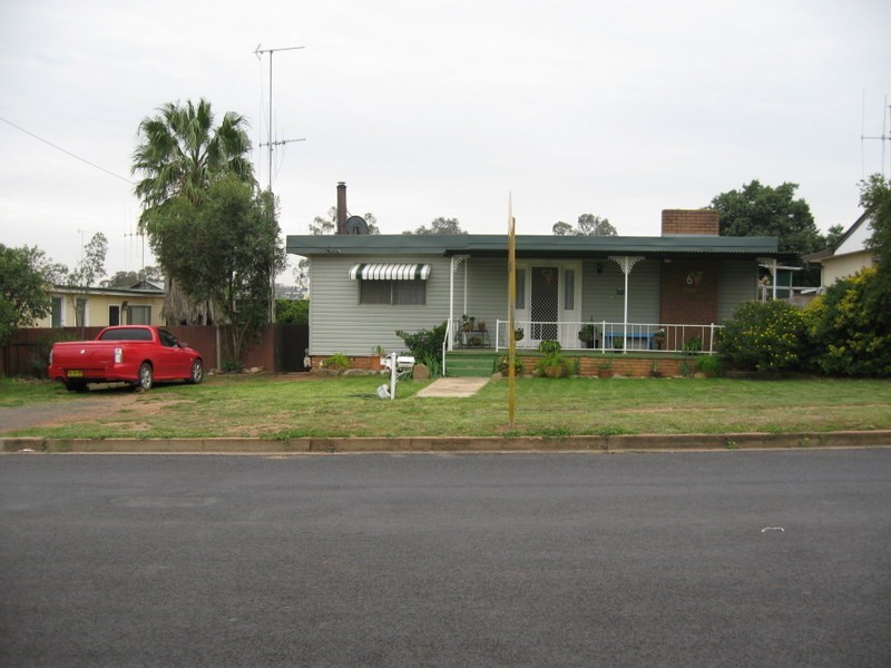 6 Medlyn Street, Parkes NSW 2870
