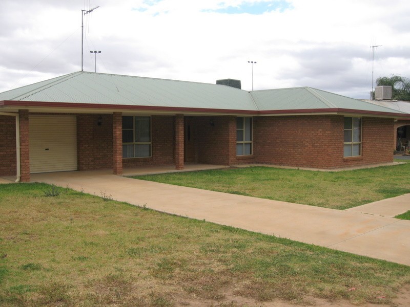 52 Forbes Road, Parkes NSW 2870