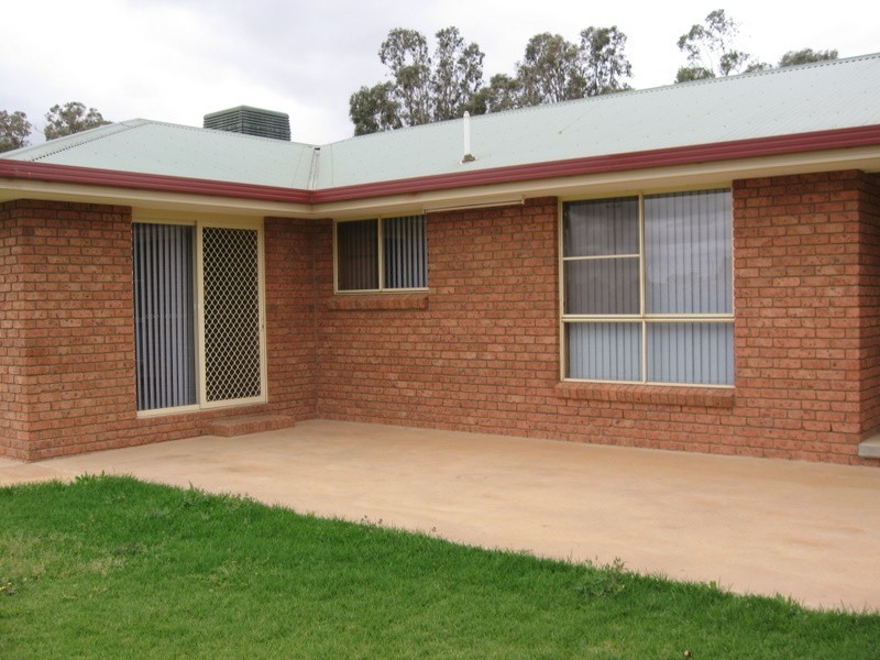 52 Forbes Road, Parkes NSW 2870