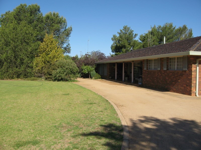 35 Kelly Road, Parkes NSW 2870