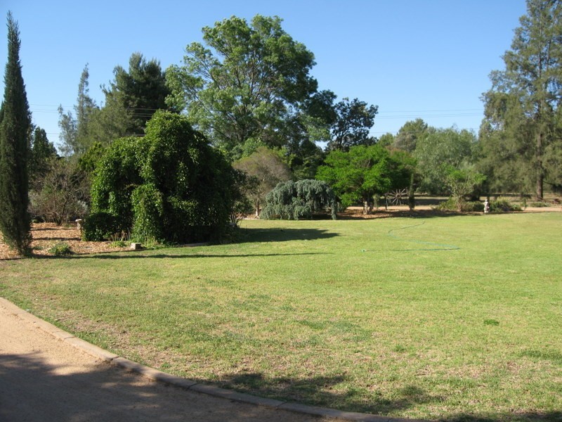 35 Kelly Road, Parkes NSW 2870