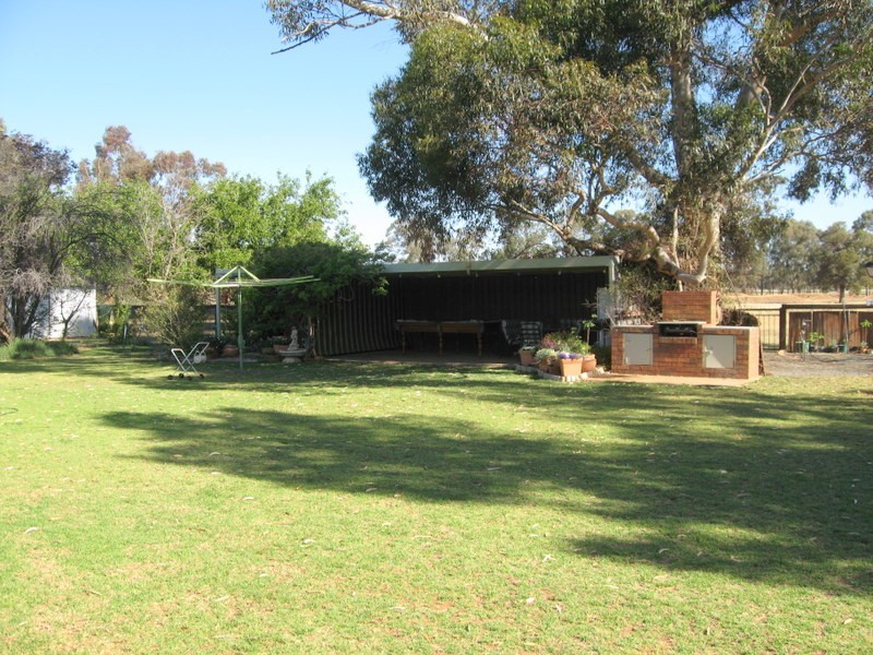 35 Kelly Road, Parkes NSW 2870