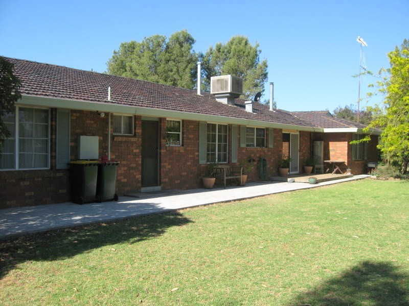 35 Kelly Road, Parkes NSW 2870