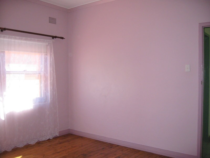 12 Armstrong Street, Parkes NSW 2870