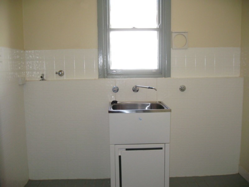 12 Armstrong Street, Parkes NSW 2870