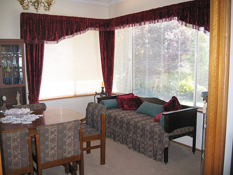 10 Evans Parade, Parkes NSW 2870