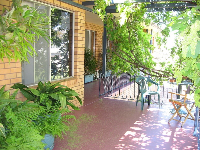 10 Evans Parade, Parkes NSW 2870