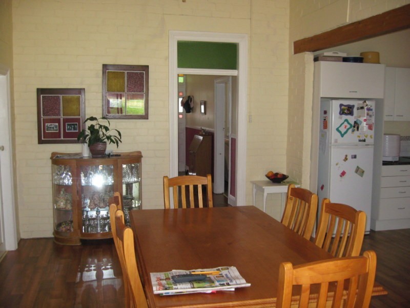8 Oswin Street, Parkes NSW 2870