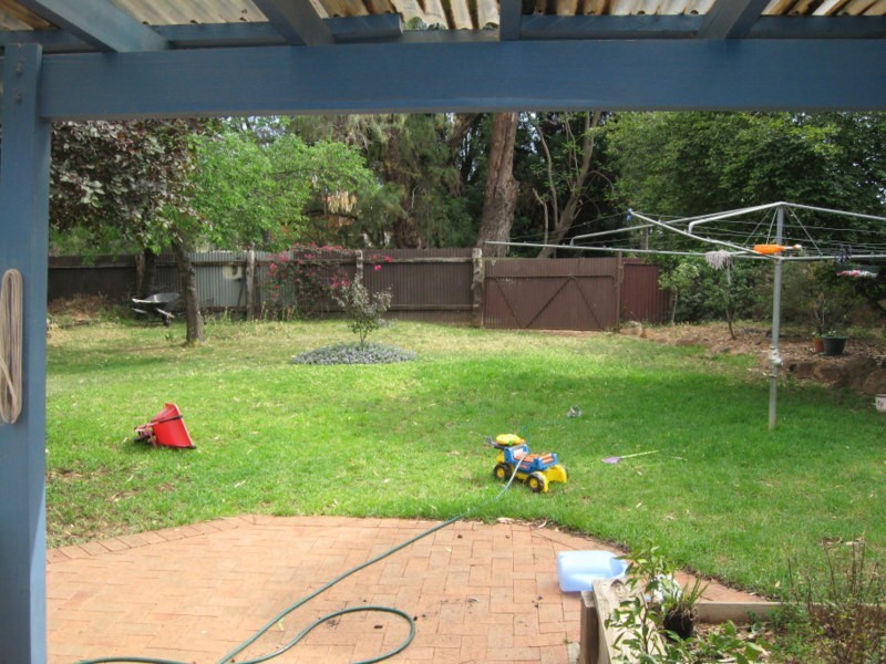 8 Oswin Street, Parkes NSW 2870