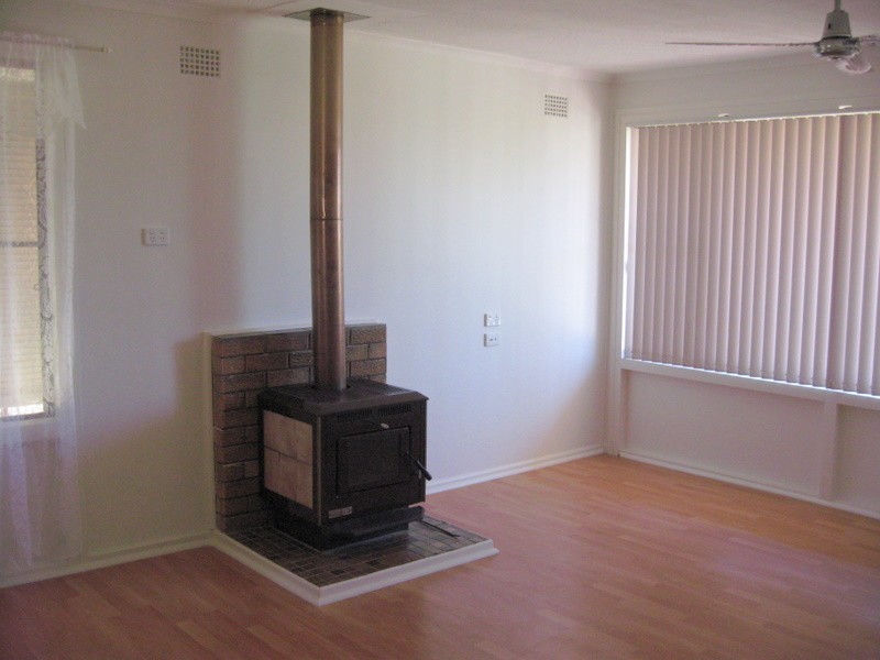 17 Best Street, Parkes NSW 2870