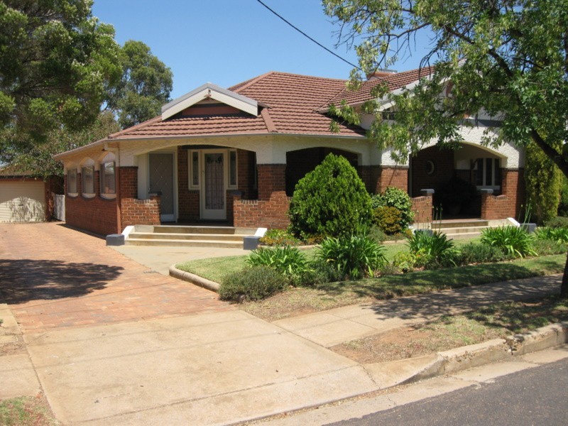 45 Dalton Street, Parkes NSW 2870