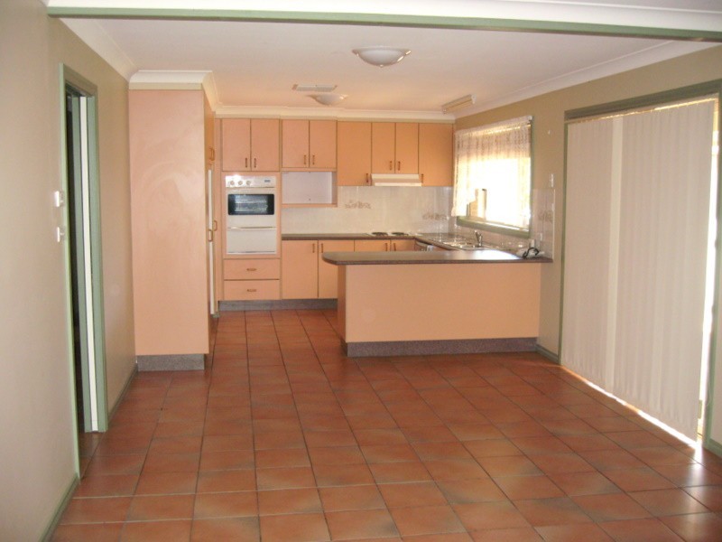 28 Fisher Street, Parkes NSW 2870