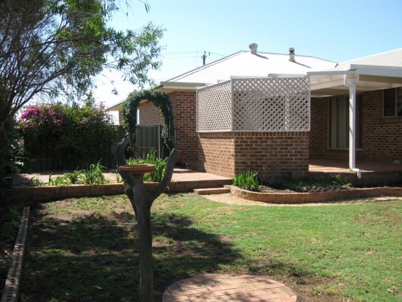 28 Fisher Street, Parkes NSW 2870