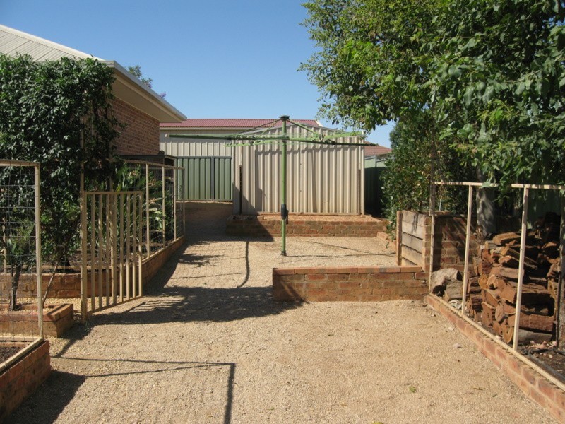 28 Fisher Street, Parkes NSW 2870