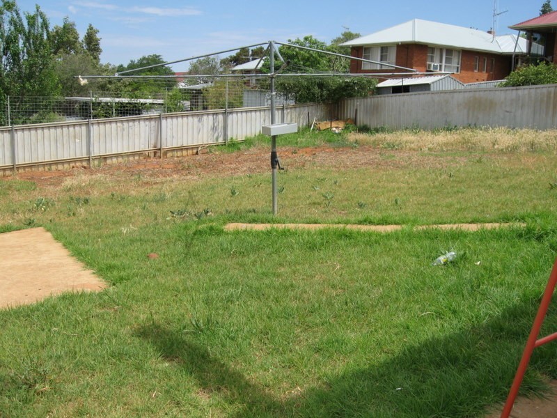 18 Alexandra Street, Parkes NSW 2870