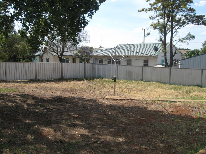 28 Alexandra Street, Parkes NSW 2870