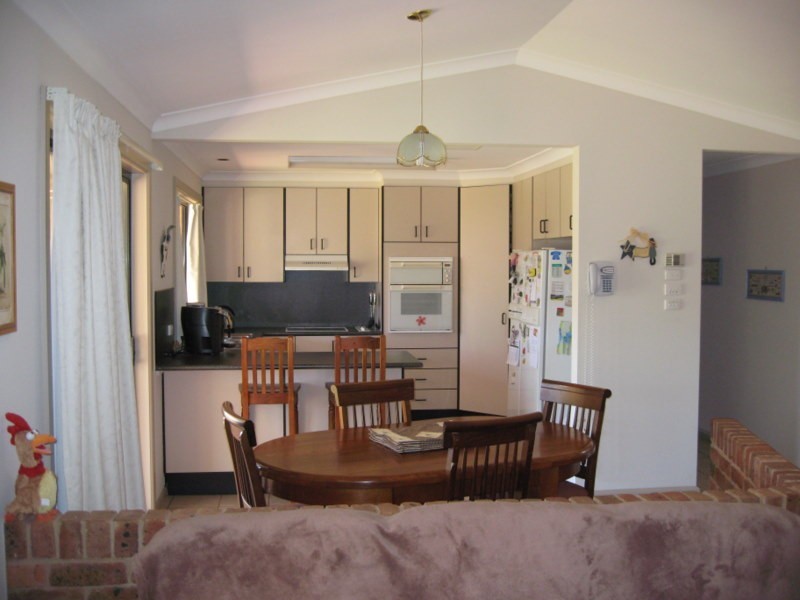 12 Cobden Place, Parkes NSW 2870