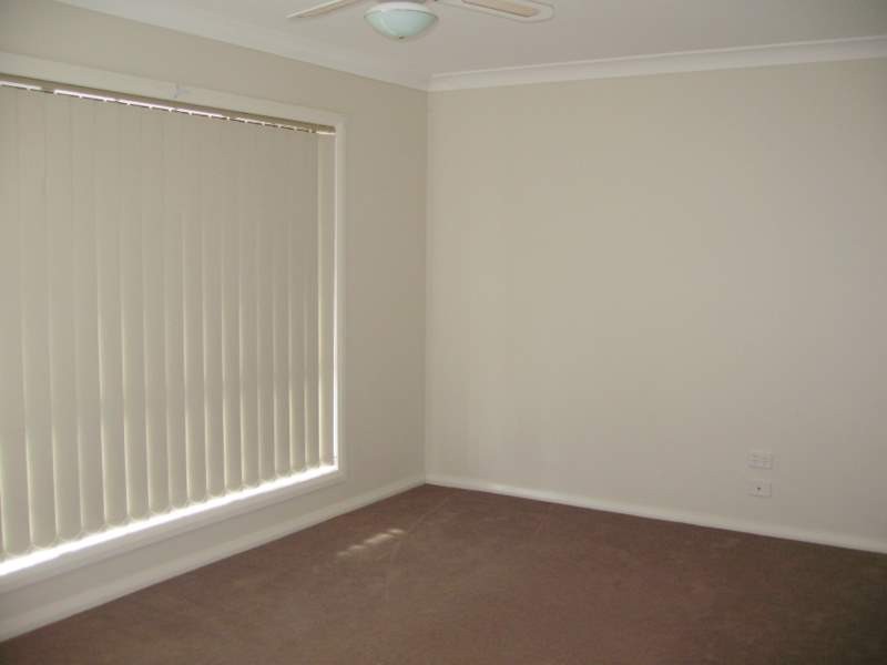 33 Blaxland Street, Parkes NSW 2870